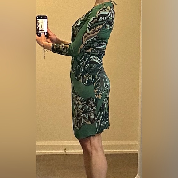 Beautiful Emilio Pucci green dress with beige and black abstract leaf pattern - Picture 11 of 12